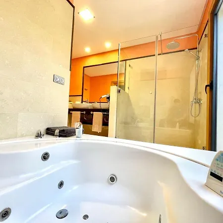 Mamma Mia Pool Heat Private & Jacuzzi *