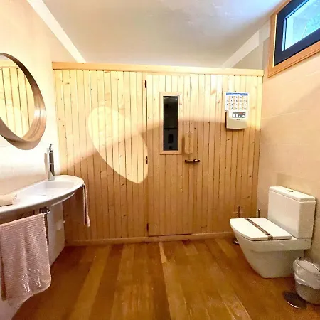 Mamma Mia Pool Heat Private & Jacuzzi 普拉亚布兰卡