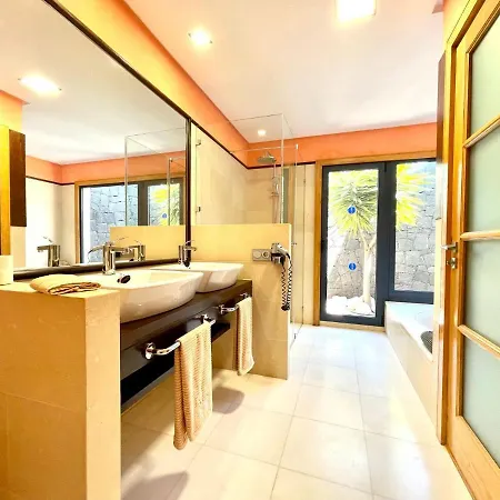 别墅 Mamma Mia Pool Heat Private & Jacuzzi *