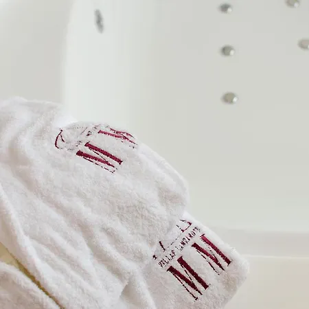 别墅 Mamma Mia Pool Heat Private & Jacuzzi