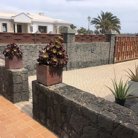 Mamma Mia Pool Heat Private & Jacuzzi 普拉亚布兰卡