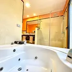 Mamma Mia Pool Heat Private & Jacuzzi *