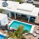 Mamma Mia Pool Heat Private & Jacuzzi Villa