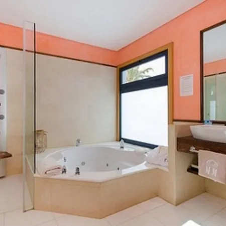 Mamma Mia Pool Heat Private & Jacuzzi * Playa Blanca (Lanzarote)