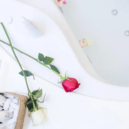Mamma Mia Pool Heat Private & Jacuzzi بلايا بلانكا