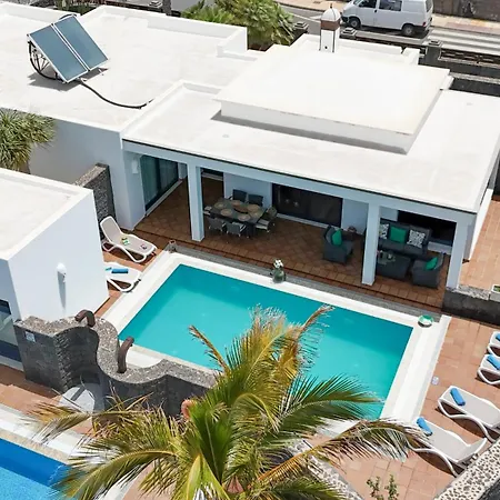Mamma Mia Pool Heat Private & Jacuzzi فيلة