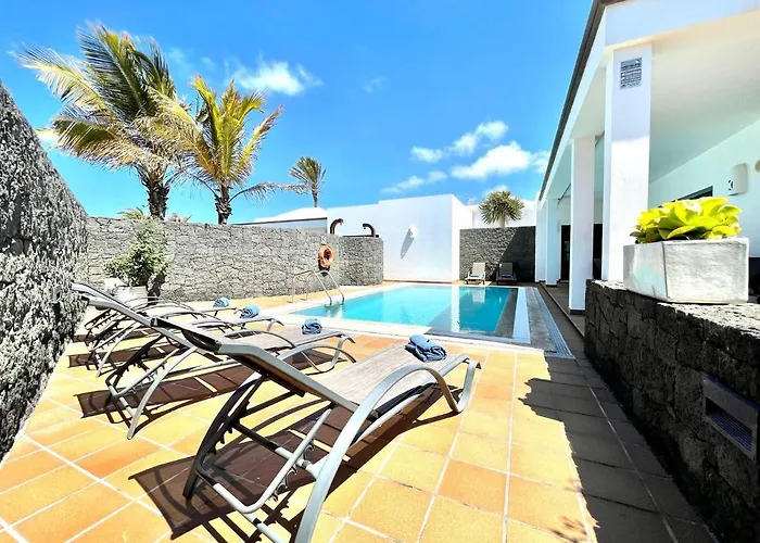 Mamma Mia Pool Heat Private & Jacuzzi Villa