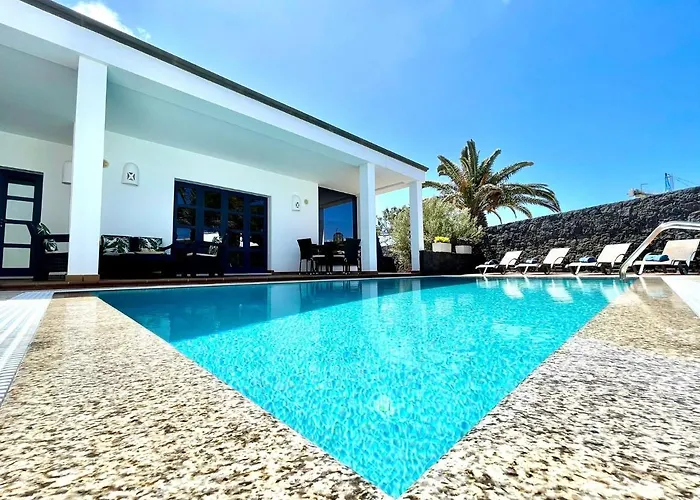 Villa Mamma Mia Pool Heat Private & Jacuzzi Playa Blanca (Lanzarote)
