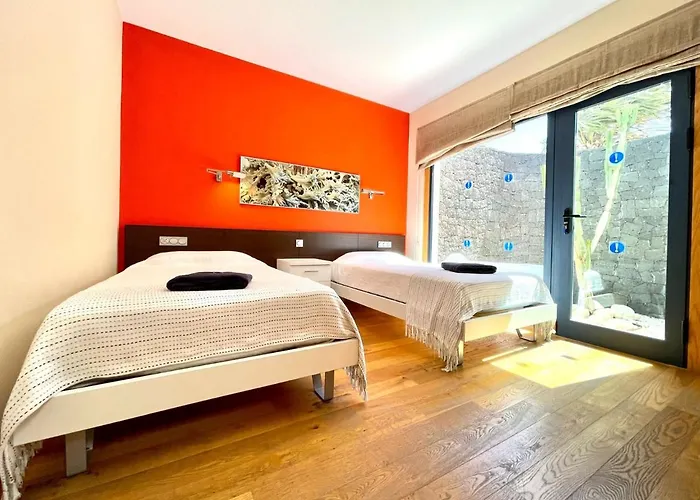 Mamma Mia Pool Heat Private & Jacuzzi * Playa Blanca (Lanzarote)