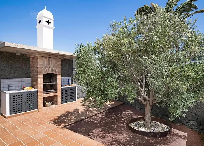 Mamma Mia Pool Heat Private & Jacuzzi Villa *