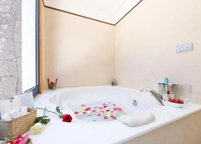 Villa Mamma Mia Pool Heat Private & Jacuzzi *