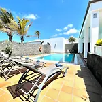 Mamma Mia Pool Heat Private & Jacuzzi Willa