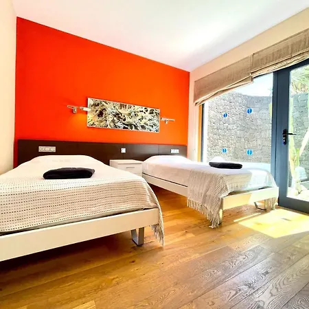 Mamma Mia Pool Heat Private & Jacuzzi * Playa Blanca (Lanzarote)