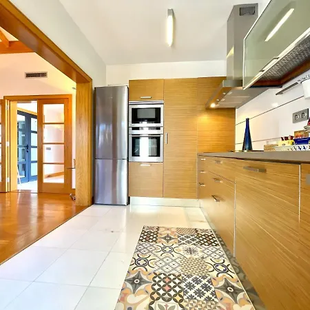 Mamma Mia Pool Heat Private & Jacuzzi Villa *