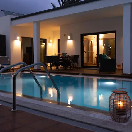 Mamma Mia Pool Heat Private & Jacuzzi * Playa Blanca (Lanzarote)