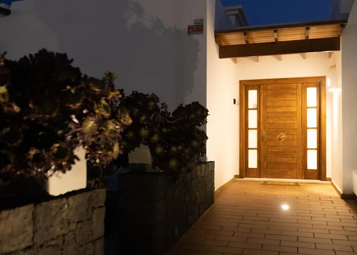 Mamma Mia Pool Heat Private & Jacuzzi * Playa Blanca (Lanzarote)